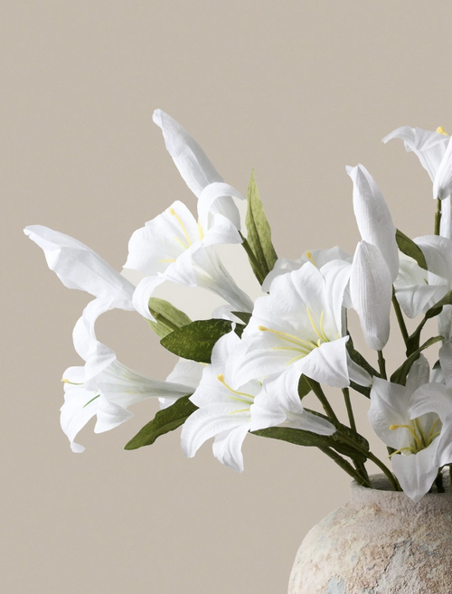 Arreglo Floral de Lirios Blancos